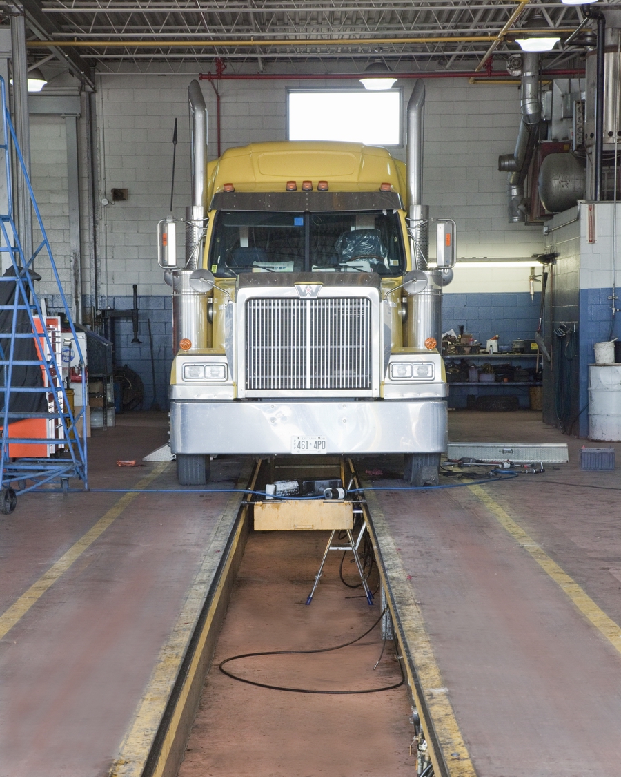 Marshall Truck & Trailer Repair Ltd | 336 Kenora Ave, Hamilton, ON L8E 2W2, Canada | Phone: (905) 561-4712