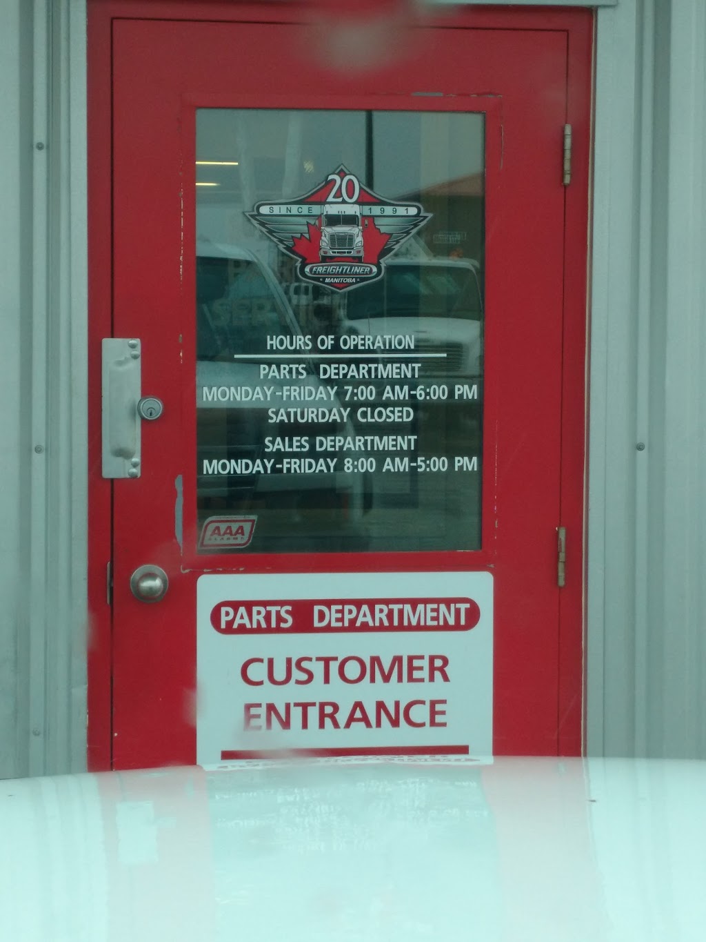 Freightliner Manitoba Ltd. Winnipeg East | 380 Transport Rd, Springfield, MB R2C 2Z2, Canada | Phone: (204) 661-3000