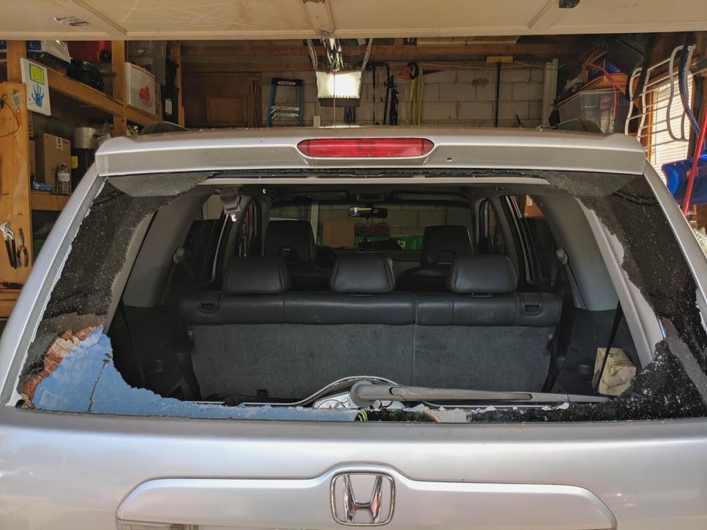 GTAuto Glass | 1284 Gordon St Unit 208, Guelph, ON N1L 0M8, Canada | Phone: (905) 749-4911