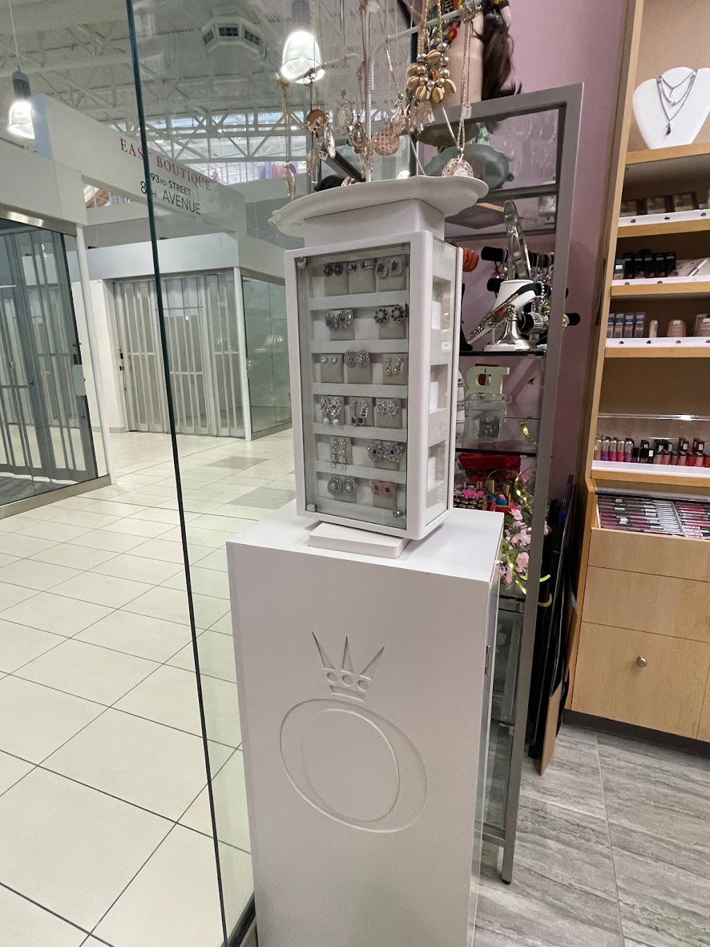 Vogue + Beauty | 260300 Writing Creek Cres, Balzac, AB T0M 0E0, Canada | Phone: (403) 975-0735