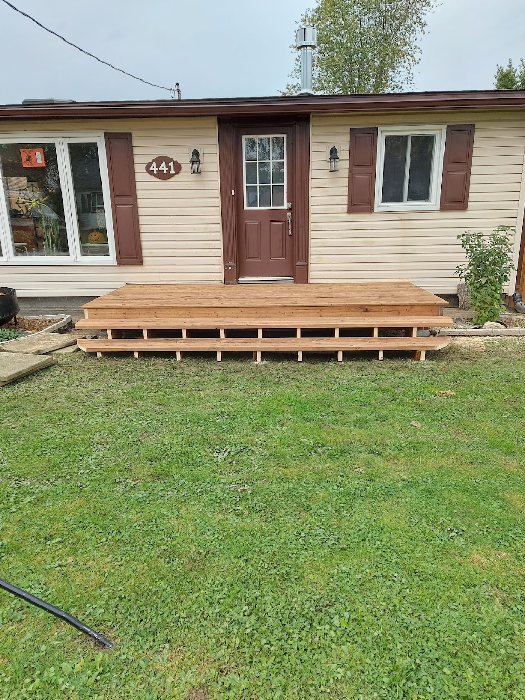MKS Fences & More | Dominion Rd, Fort Erie, ON L2A 1E8, Canada | Phone: (289) 207-9910
