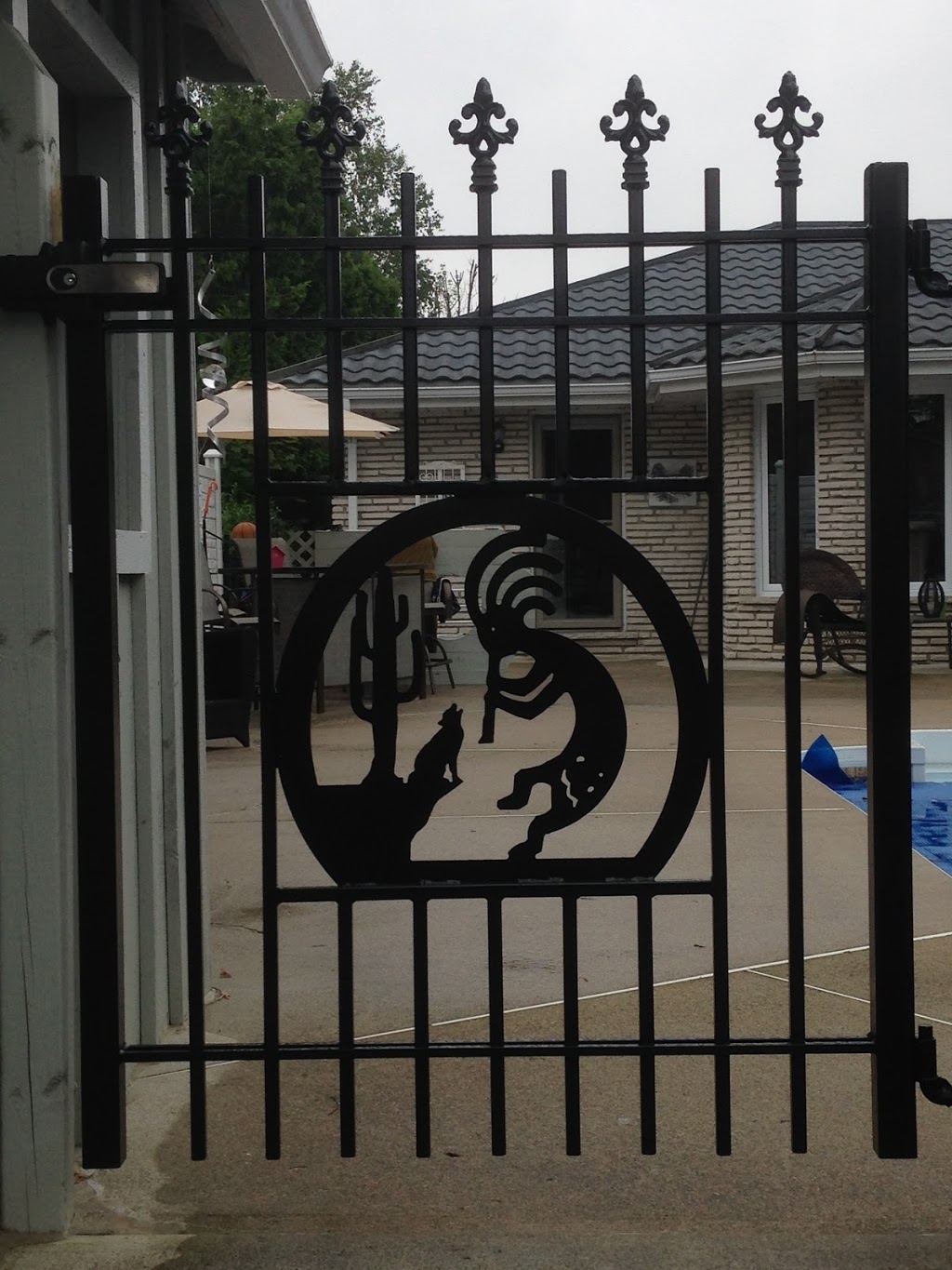 Brons Steel Works LTD / Bronze Farms | 593981 Oxford 59, Burgessville, ON N0J 1C0, Canada | Phone: (519) 424-3774