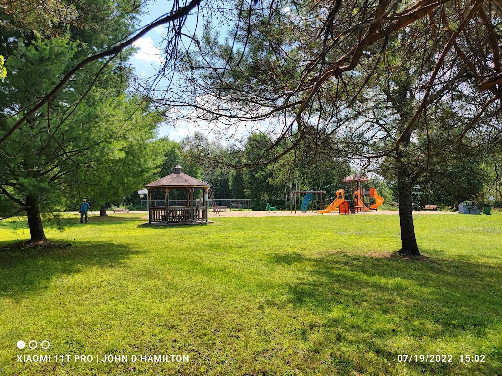 Forest Lea Park | 131 Sufian St, Pembroke, ON K8A 6W6, Canada | Phone: (613) 735-6291