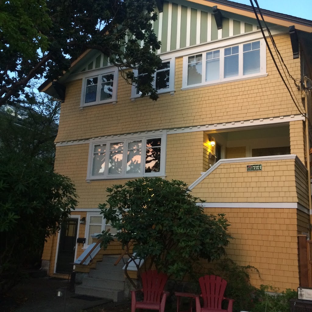 Oak Lane Luxury Furnished Suites | 721 Linden Ave, Victoria, BC V8V 4G8, Canada | Phone: (250) 920-0398