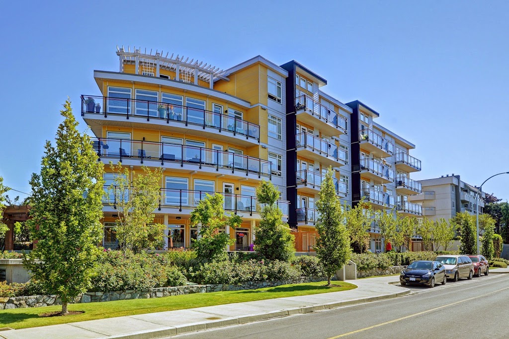 Layne Britton PREC RE/MAX Alliance | 770B Hillside Ave, Victoria, BC V8T 1Z6, Canada | Phone: (250) 588-6011