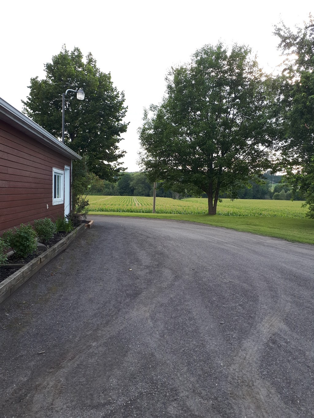 Motel LExquise | 79 QC-147, Coaticook, QC J1A 2S2, Canada | Phone: (819) 849-4897