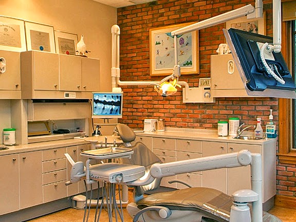 Mont Tremblant Dental Health Center | 545 Rue de Saint Jovite, Mont-Tremblant, QC J8E 1A1, Canada | Phone: (819) 425-2763