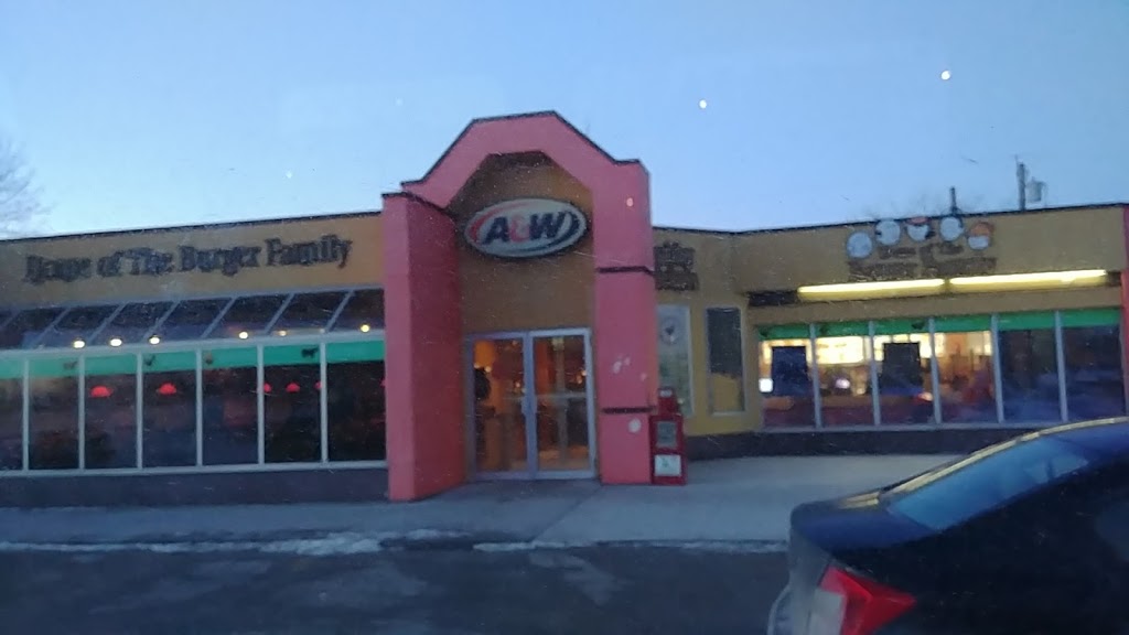 A&W Canada | 23022 Provincial Trunk Hwy 44, Lockport, MB R1B 1A1, Canada | Phone: (204) 757-2704