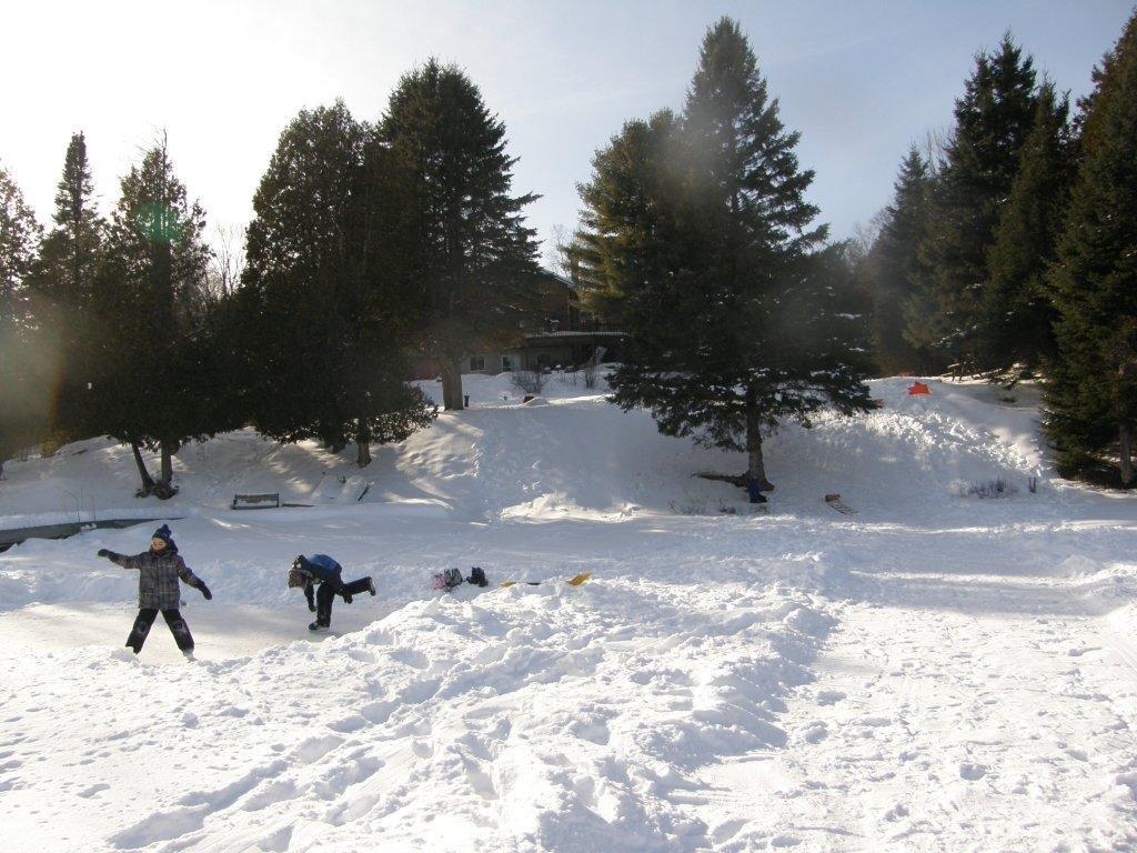 CHALET LE REFUGE DU PLAISIR | 2847 Chemin Marr, Wentworth-Nord, QC J0T 1Y0, Canada | Phone: (514) 827-4007