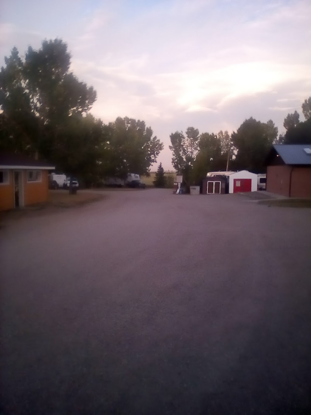 Carstairs Campground | 100 AB-2A, Carstairs, AB T0M 0N0, Canada | Phone: (403) 990-2059