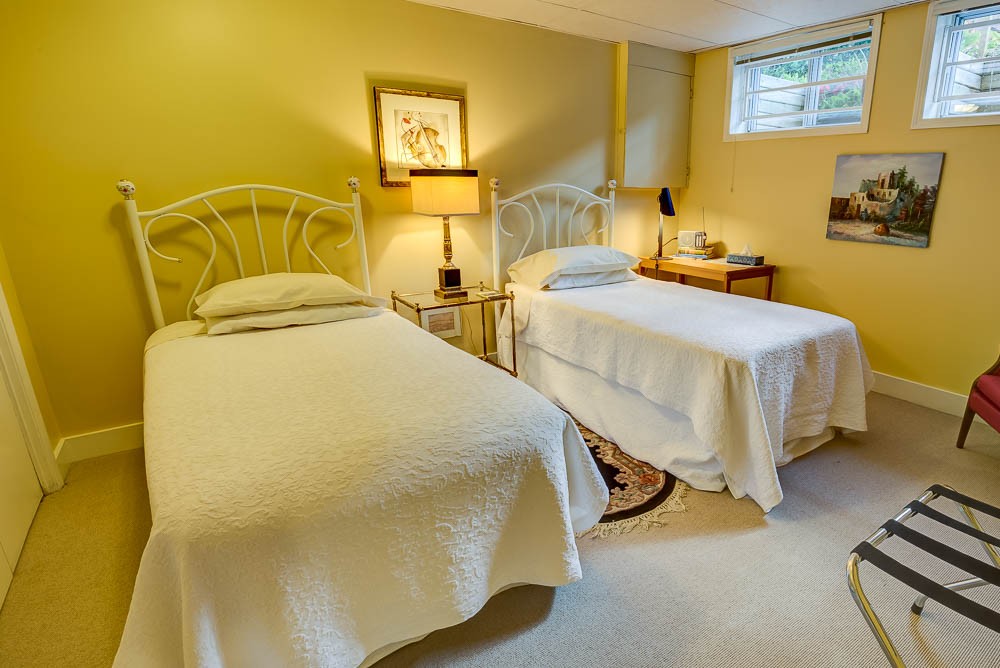 Shangarry Bed & Breakfast | 432 Wilderness Dr SE, Calgary, AB T2J 1Z2, Canada | Phone: (403) 271-5704