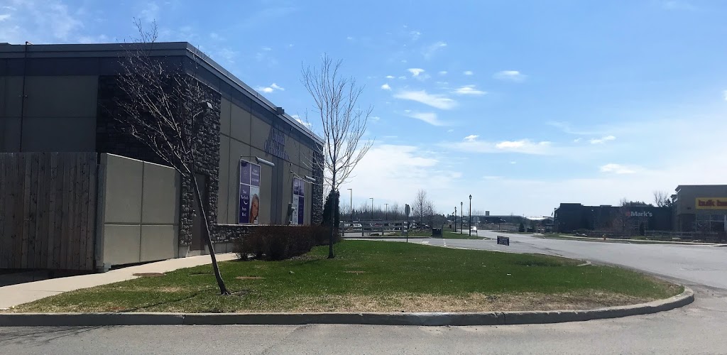 Kemptville Colonnade Retail Centre | Highway 43 & Highway 416, Kemptville, ON K0G 1J0, Canada | Phone: (613) 225-8118