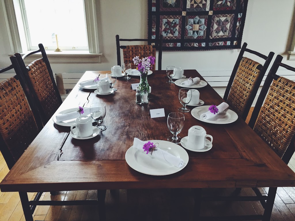 The Grafton Inn & Cafe | 10830 County Rd 2, Grafton, ON K0K 2G0, Canada | Phone: (905) 376-9130