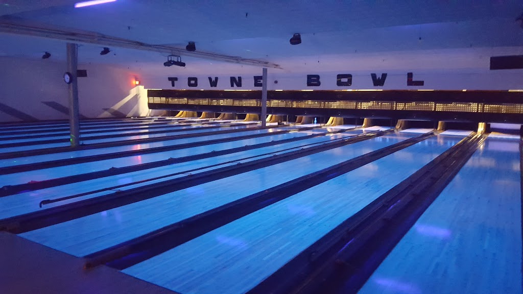 Towne Bowl | 11 Ottawa St N, Kitchener, ON N2H 3K1, Canada | Phone: (519) 744-9332