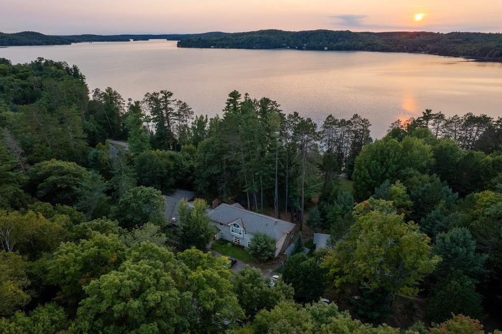Muskoka Waterfront Retreat | 1091 Dwight Beach Rd, Dwight, ON P0A 1H0, Canada | Phone: (705) 990-0710