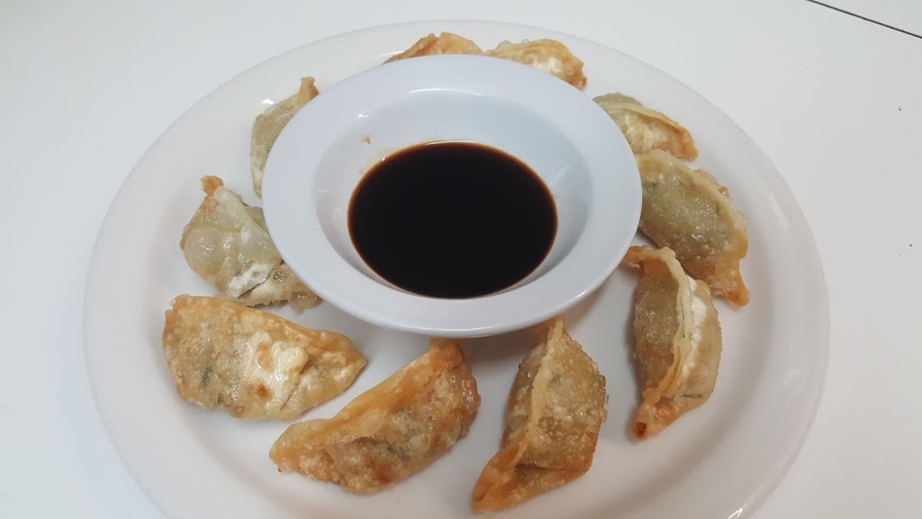 Strasbourgs Royal Grill | 100 Mountain St, Strasbourg, SK S0G 4V0, Canada | Phone: (306) 725-3343