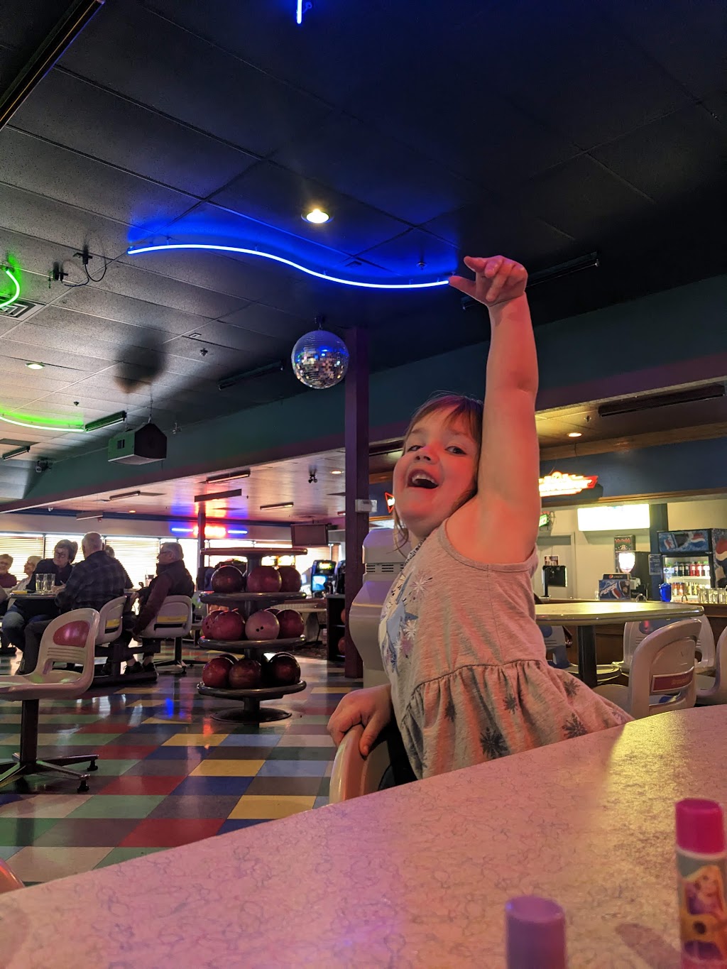 Galaxy Bowling & Pizza Ltd | PARK MEADOWS MALL, 1702 23 St N, Lethbridge, AB T1H 5B3, Canada | Phone: (403) 328-4386