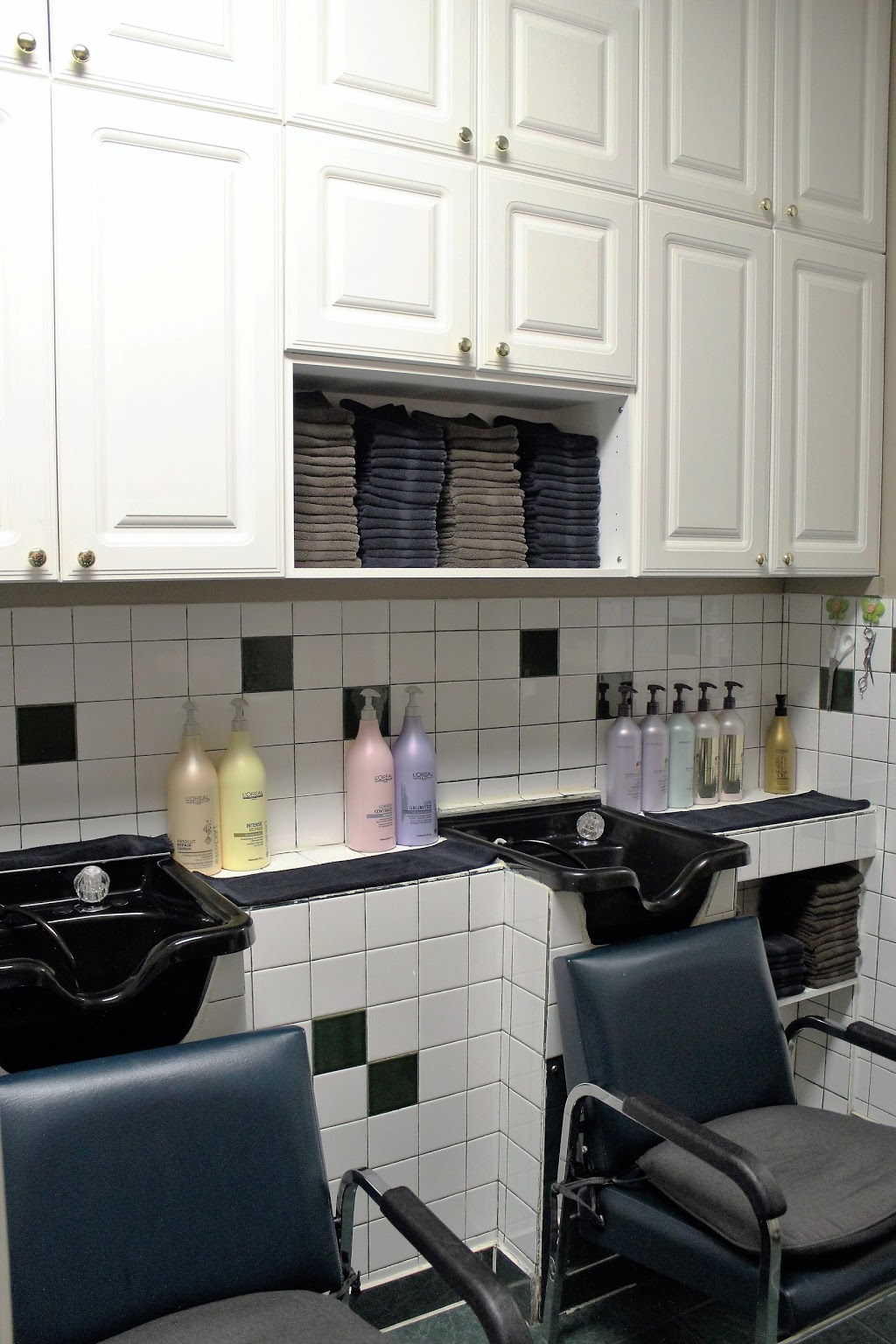 Sylvias Studio | 29 Niagara Park, Kingston, ON K7K 7B4, Canada | Phone: (613) 531-7989