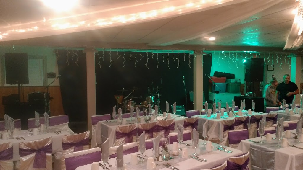 Riverview Lounge & Restaurant | Main Rd, Mount Carmel, NL A0B 2M0, Canada | Phone: (709) 521-2210