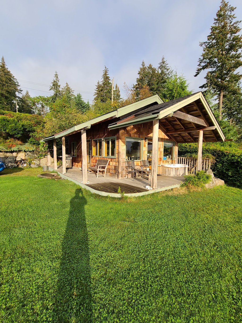Luna Vista Cabin Rentals | 1436, 1430 Schooner Rd, Heriot Bay, BC V0P 1H0, Canada | Phone: (250) 285-3529