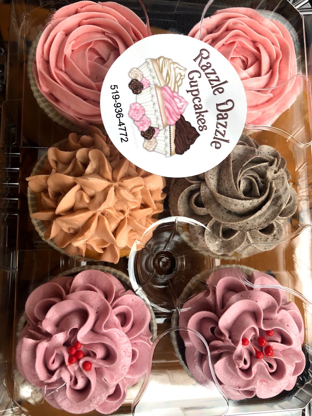 Razzle Dazzle Cupcakes | 319 Springbank Dr, London, ON N6J 1G6, Canada | Phone: (519) 663-9973
