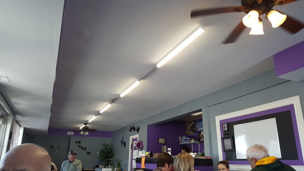 Mays Diner | 61 King St, Hensall, ON N0M 1X0, Canada | Phone: (226) 262-3801