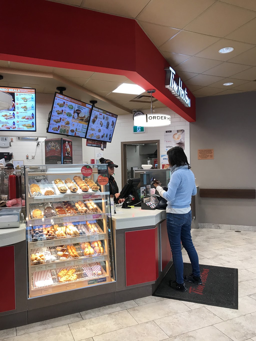 Esso | 12610 Trans-Canada Hwy, Ladysmith, BC V9G 1M5, Canada