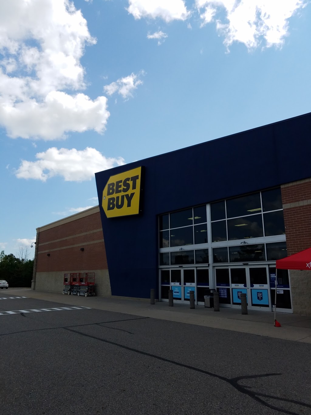 Best Buy | 50400 Waterside Dr, New Baltimore, MI 48051, USA | Phone: (586) 949-6914