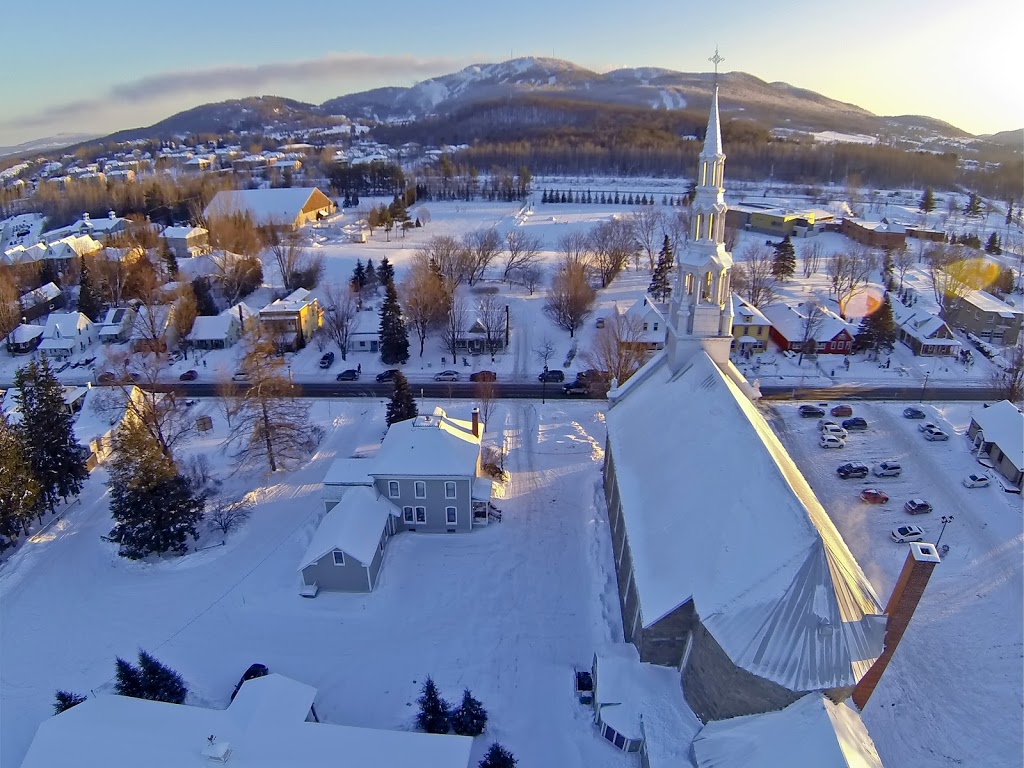 Hôtel de ville | 88 Boulevard de Bromont, Bromont, QC J2L 1A1, Canada | Phone: (450) 534-2021