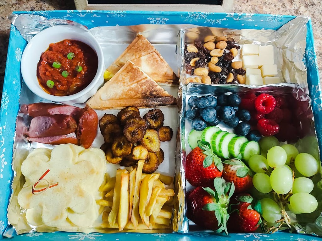Lizzys food boxes | 3 Gross Dr, Barrie, ON L4N 0R6, Canada | Phone: (416) 356-9841