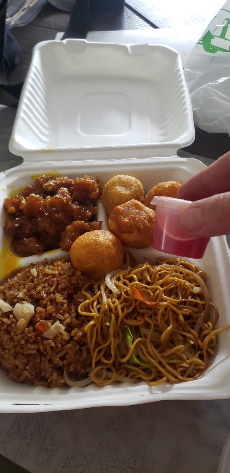 Golden Harbour Restaurant | 5014 50 St, Ponoka, AB T4J 1R5, Canada | Phone: (403) 963-9722