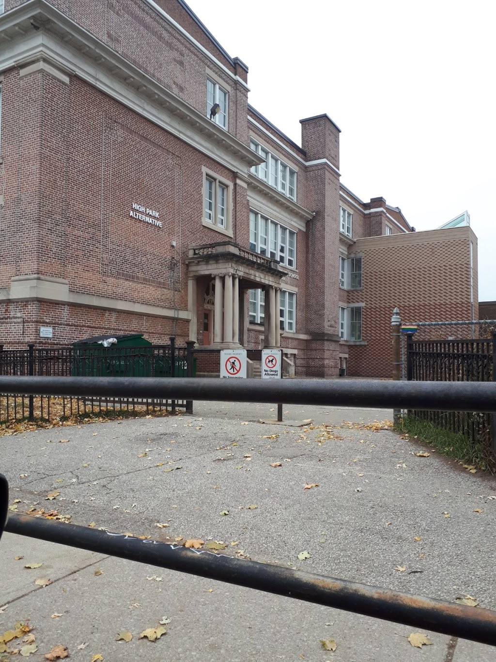 Annette Street Junior and Senior Public School | 265 Annette St, Toronto, ON M6P 1R3, Canada | Phone: (416) 393-9040