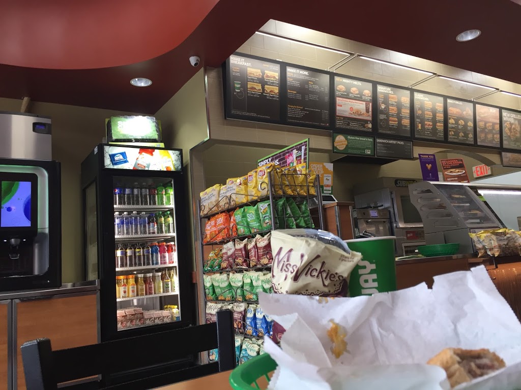 Subway | 3582 Major MacKenzie Dr W, Maple, ON L6A 1S1, Canada | Phone: (905) 417-6499