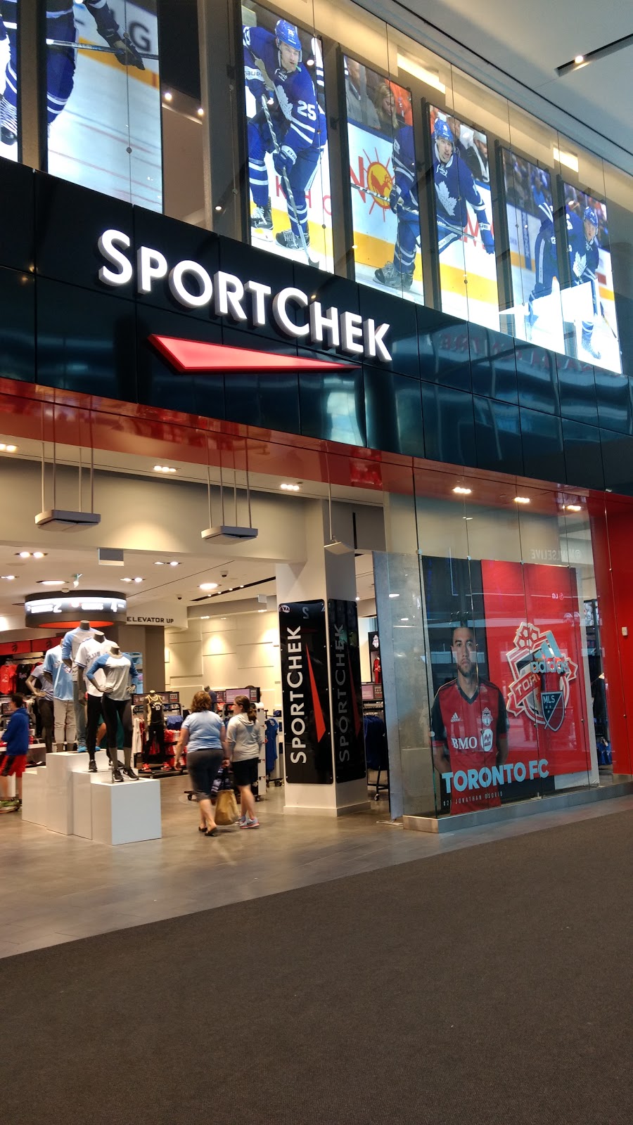 Sport Chek | MAPLE LEAF SQUARE, 15 York St, Toronto, ON M5J 0A3, Canada | Phone: (416) 981-0980