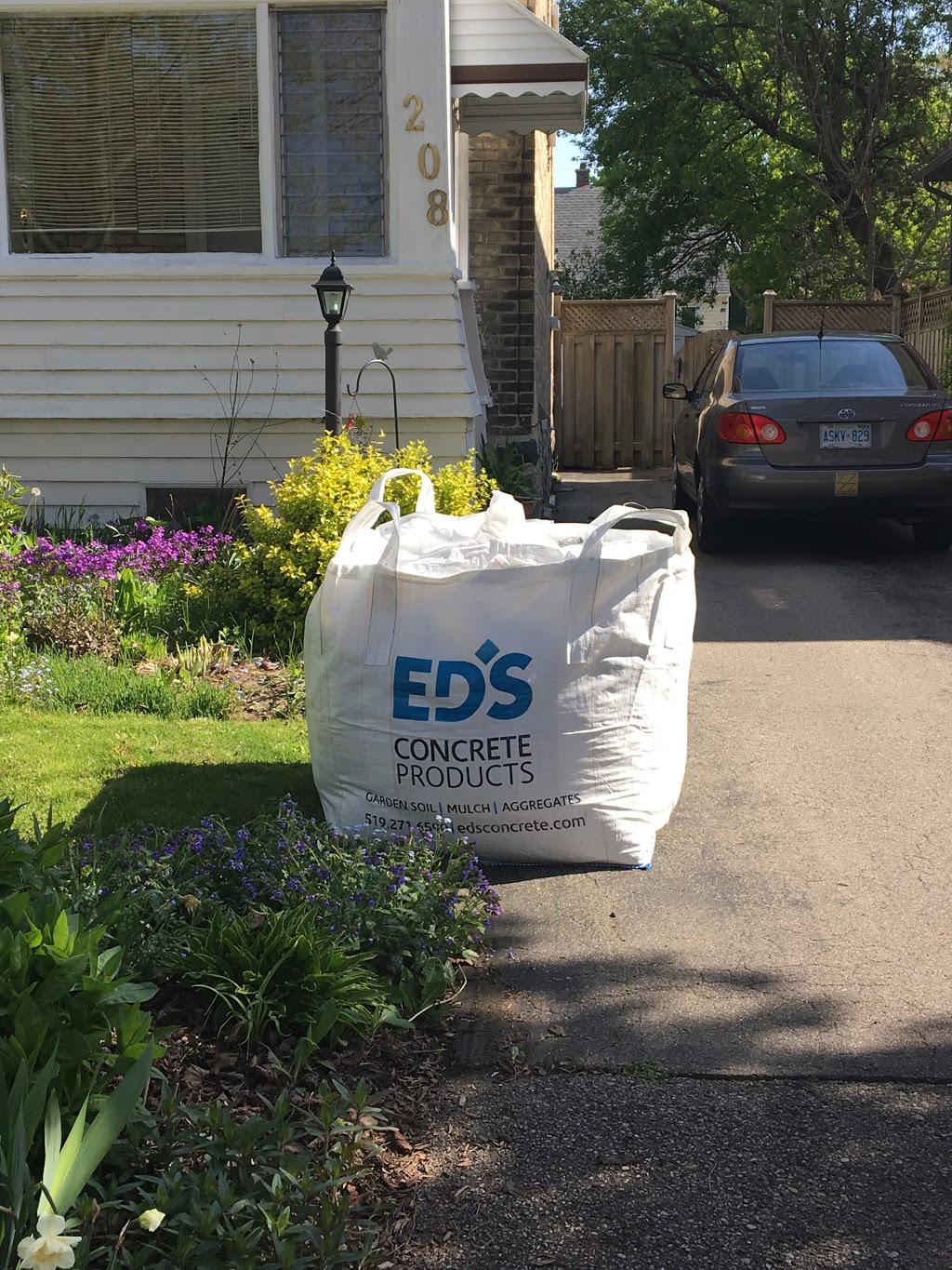 Eds Concrete Product Ltd | 1266 Erie St, Stratford, ON N4Z 0A1, Canada | Phone: (519) 271-6590