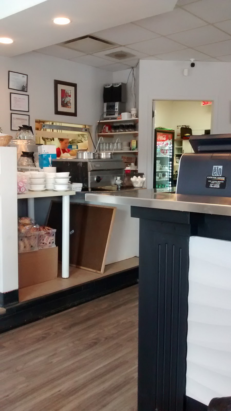 Restaurant Coin du Passant | 1142 Rue Bellevue, Saint-Lambert-de-Lauzon, QC G0S 2W0, Canada | Phone: (418) 889-9654