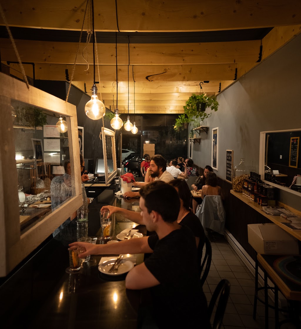 Bo Dégât | 1392 Rue Beaubien E, Montréal, QC H2G 1K9, Canada | Phone: (514) 567-3051
