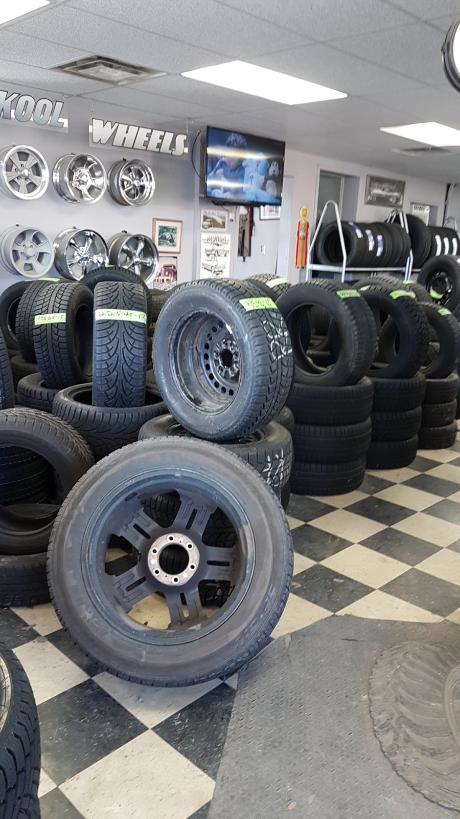 Kool Wheels | 657 ON-6, Caledonia, ON N3W 1M3, Canada | Phone: (905) 765-6247