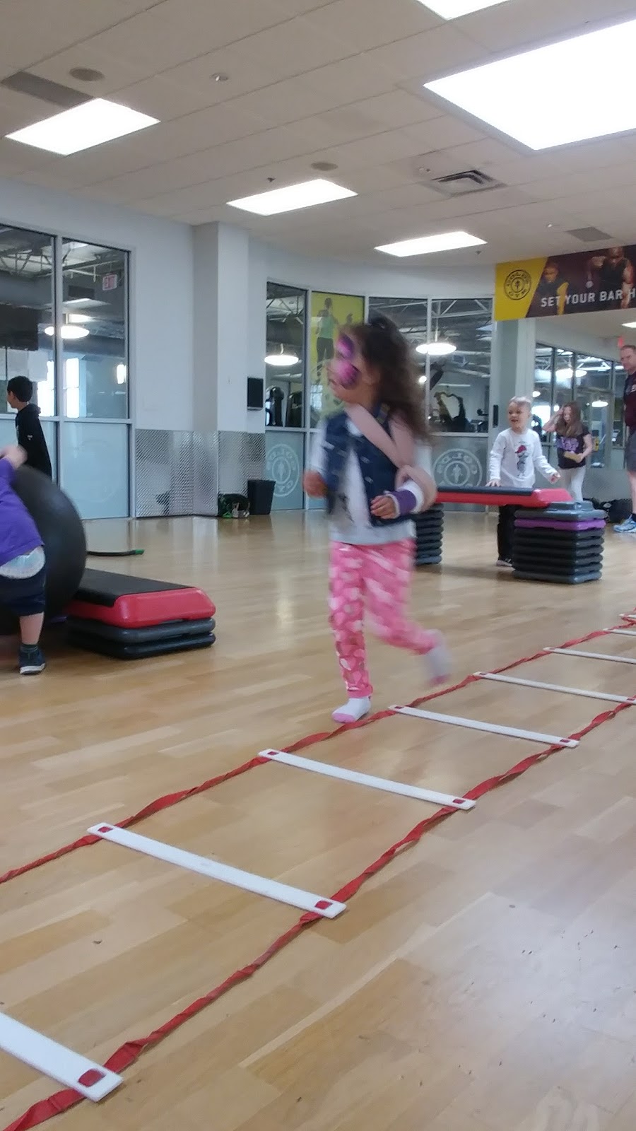 Golds Gym Langley | 19989 81a Ave, Langley City, BC V2Y 0C7, Canada | Phone: (604) 882-4653