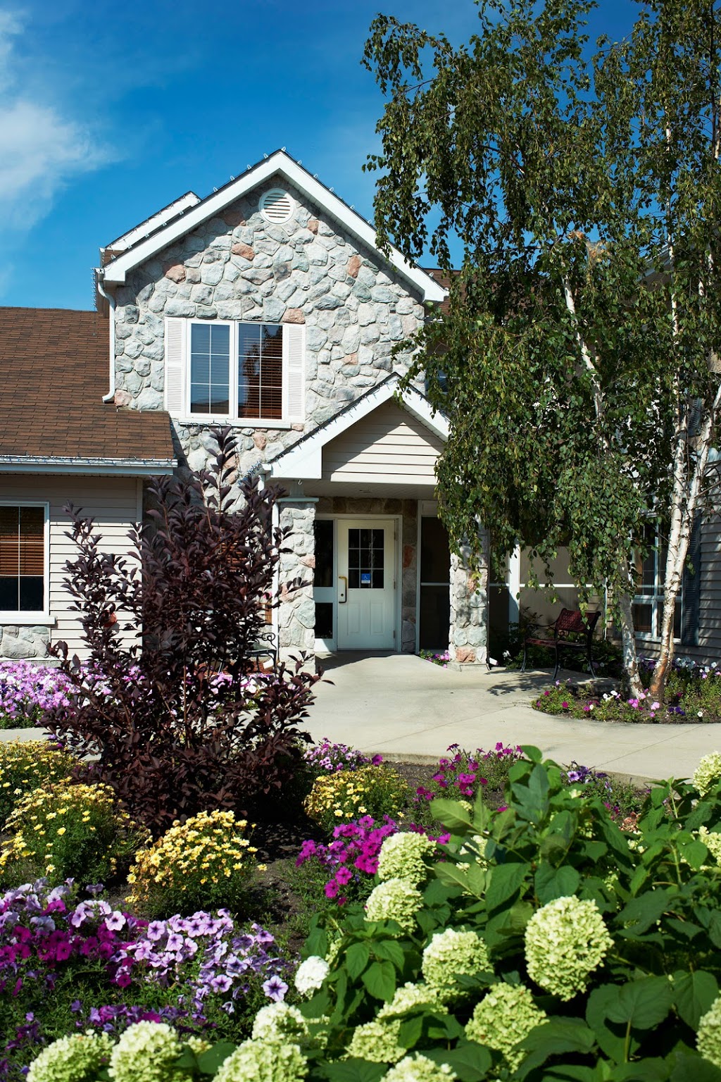 Revera The Rosewood | 857 Wilkes Ave, Winnipeg, MB R3P 2M2, Canada | Phone: (204) 487-9600