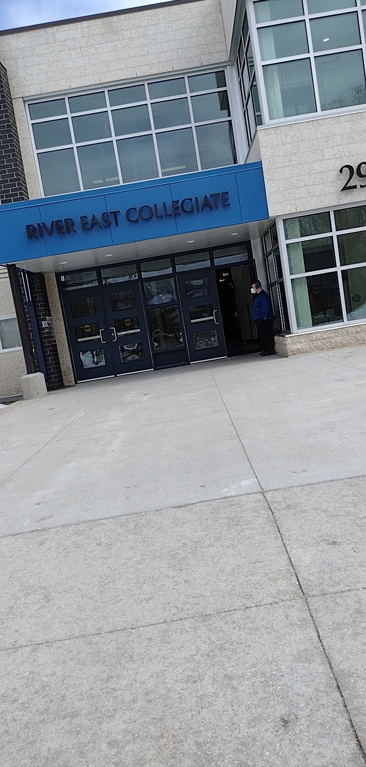 River East Collegiate | 295 Sutton Ave, Winnipeg, MB R2G 0T1, Canada | Phone: (204) 338-4611