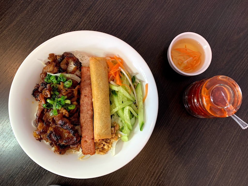 Pho Excellent | 1120 Main St W, Hamilton, ON L8S 1C1, Canada | Phone: (289) 389-0835