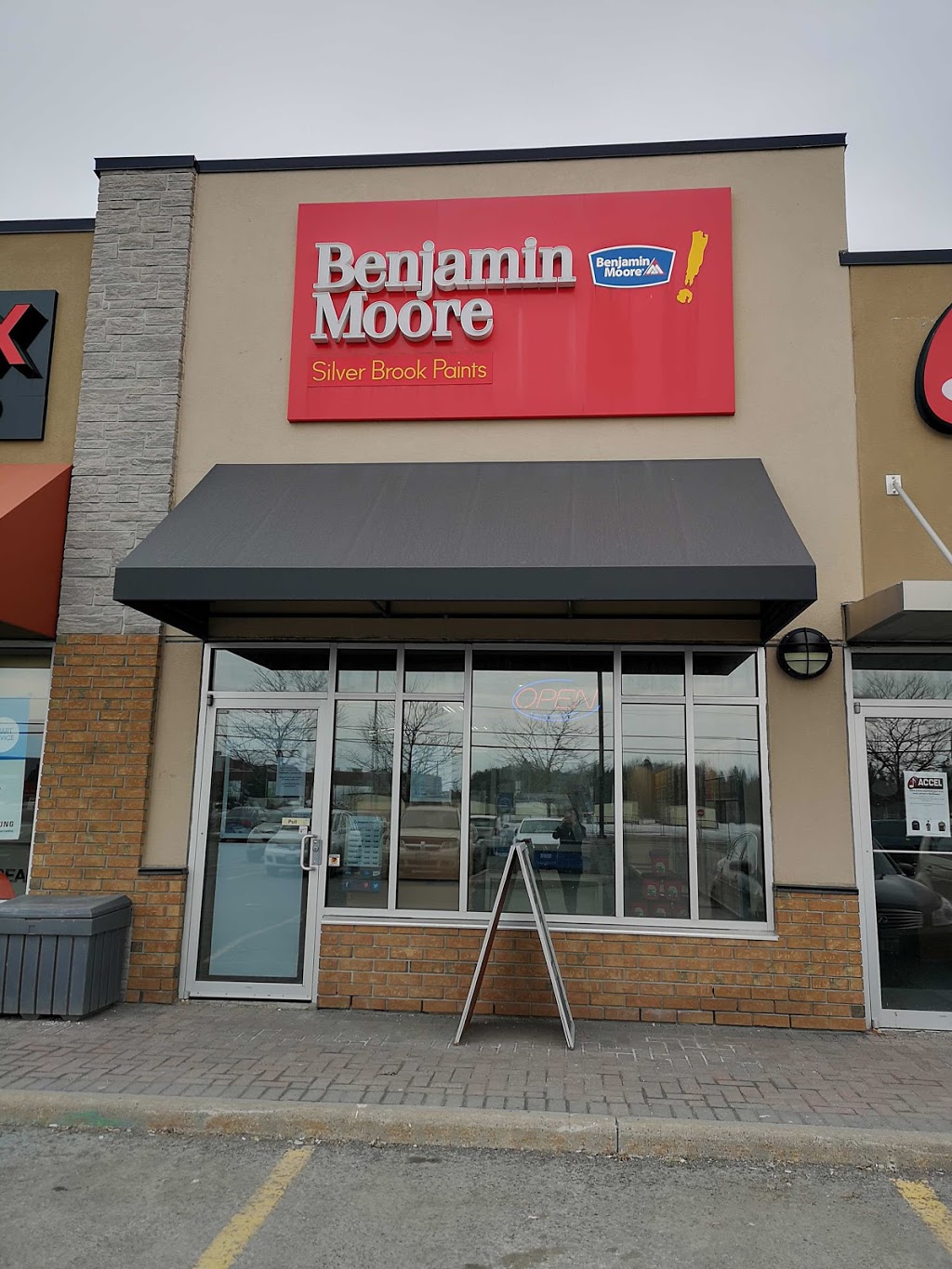 Benjamin Moore - Silver Brook Paints | 3570 Strandherd Dr, Nepean, ON K2J 5L4, Canada | Phone: (613) 823-8425