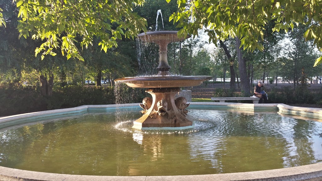 Trafalgar Fountain | park | Lakeshore Dr, Regina, SK S4S 0B3, Canada
