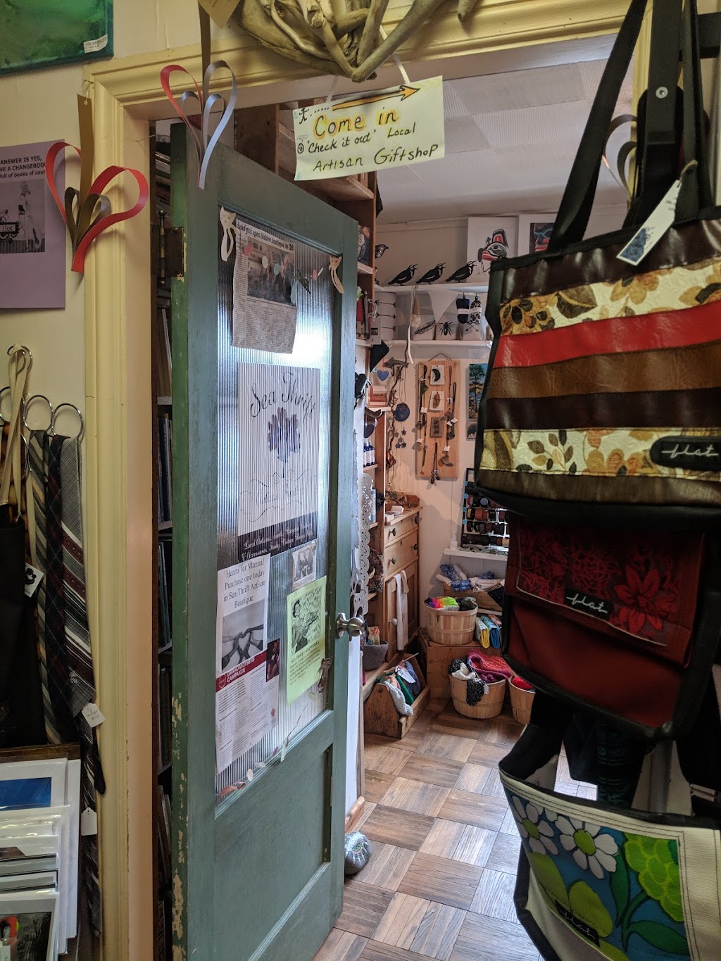 Bookcase The | 676 Memorial Ave, Qualicum Beach, BC V9K 1S9, Canada | Phone: (250) 752-2522
