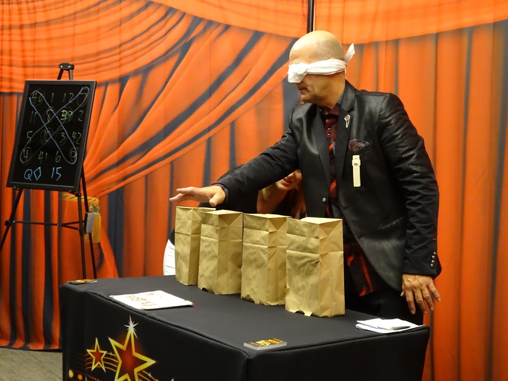 Mystify Close Up Magic Show | 6733 Fallsview Blvd, Niagara Falls, ON L2G 3W7, Canada | Phone: (905) 341-6692