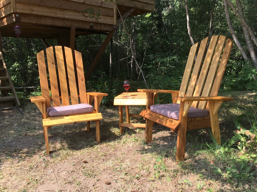 The Treehouse at J-heart-Y B&B | 34 Twin Lakes Rd, Enderby, BC V0E 1V3, Canada | Phone: (250) 803-1755
