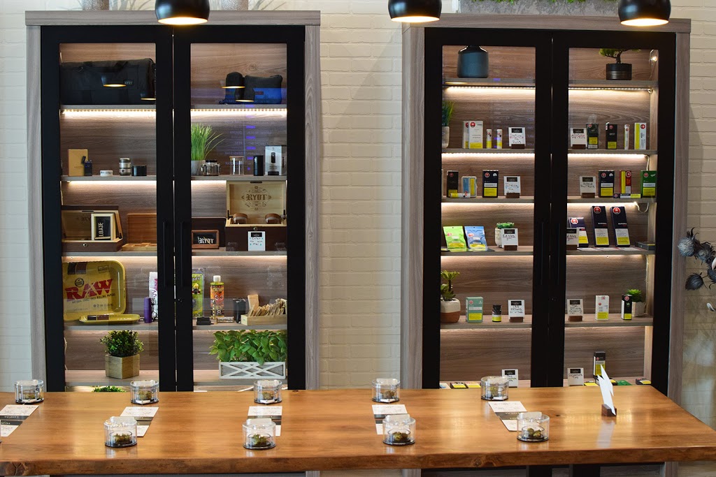 Local Cannabis Co. | 491 Island Hwy E unit b, Parksville, BC V9P 1R6, Canada | Phone: (250) 586-2453