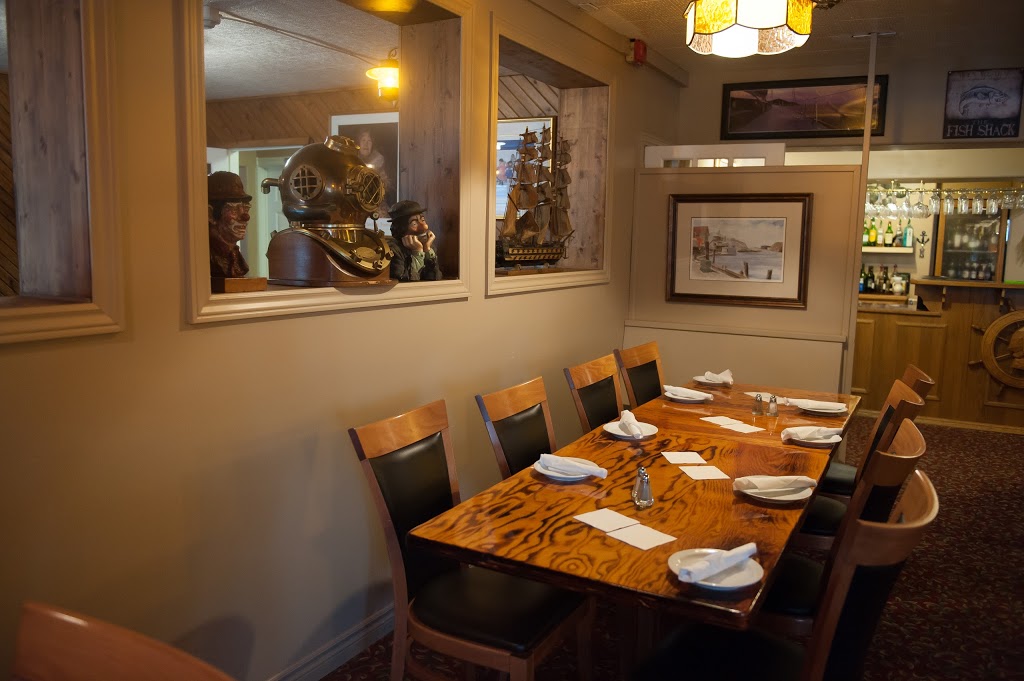 Molly & OJs Restaurant | 875 Mariners Rd, Erieau, ON N0P 1N0, Canada | Phone: (519) 676-8812