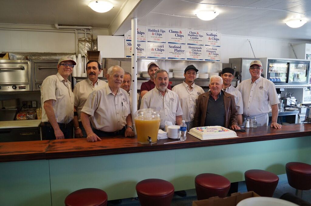 Johns Lunch | 352 Pleasant St, Dartmouth, NS B2Y 3S5, Canada | Phone: (902) 469-3074